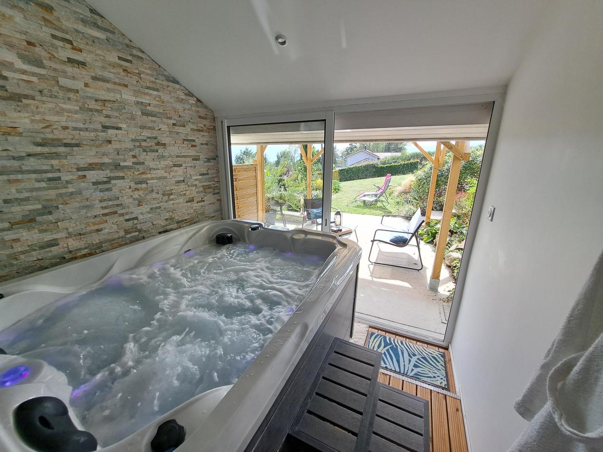 Adorelys Sejour Bien Etre - Spa Et Massage Saint-Cassien  Экстерьер фото